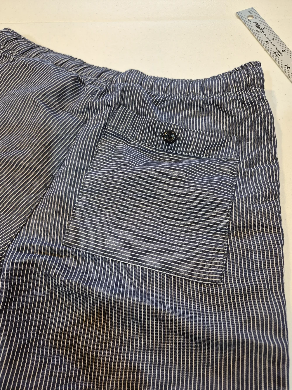Banana Republic Navy and White Pinstripe Flat Front Shorts 4822